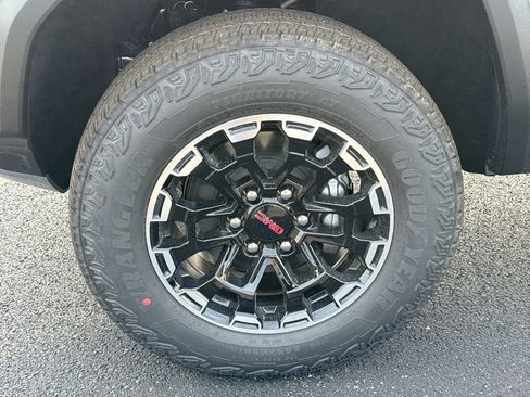 New 2026 GMC Canyon AT4 AWD/4WD image 13