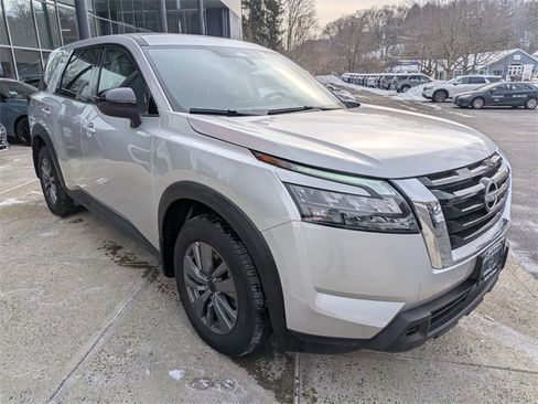 Certified 2024 Nissan Pathfinder S image 1