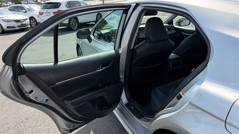 Used 2020 Toyota Camry SE w/ Convenience Package FWD image 40