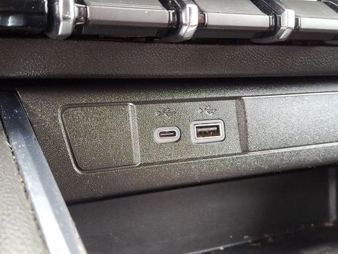 Used 2023 GMC Canyon AT4 w/ AT4 Premium Package image 24