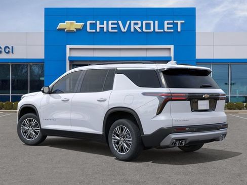 New 2027 Chevrolet Traverse LT w/ Driver Confidence Package FWD image 3