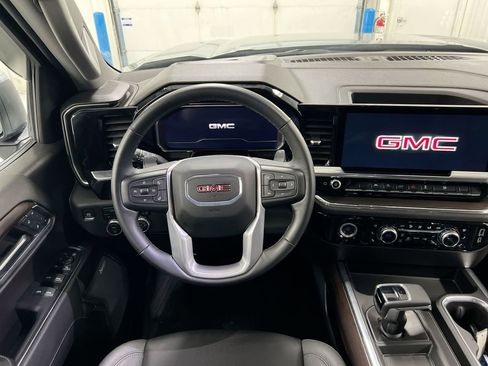 Used 2024 GMC Sierra 1500 SLT w/ SLT Convenience Package AWD/4WD image 11