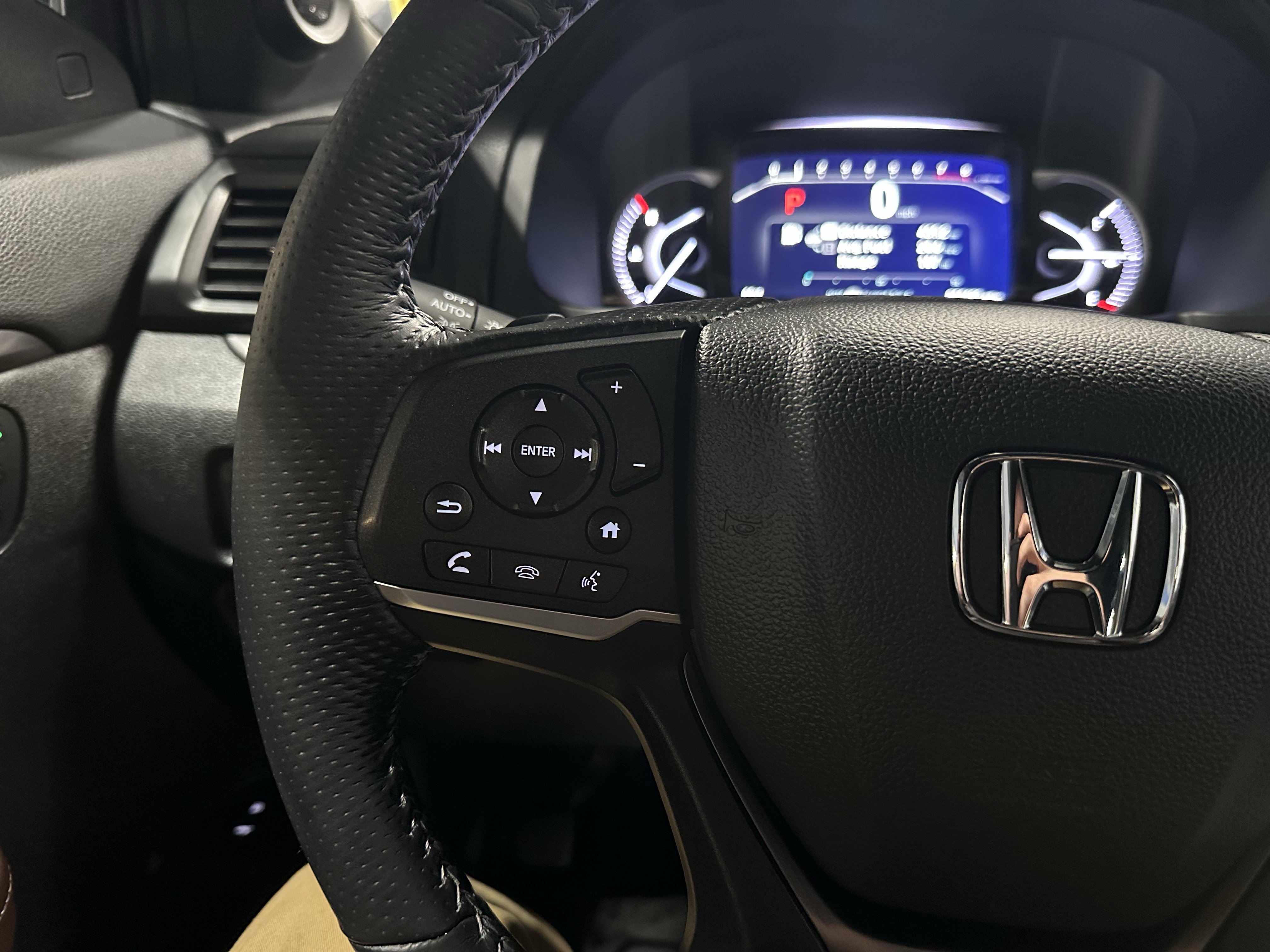 Used 2024 Honda Passport EX-L image 11