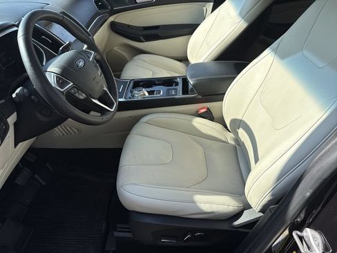 Used 2019 Ford Edge Titanium w/ Equipment Group 301A AWD/4WD image 9