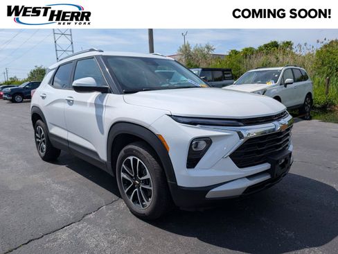 Used 2024 Chevrolet TrailBlazer LT w/ Driver Confidence Package AWD/4WD image 1
