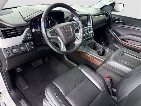 Used 2019 GMC Yukon SLT w/ Premium Edition AWD/4WD image 9