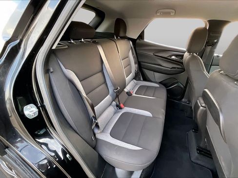 Used 2025 Chevrolet TrailBlazer LT FWD image 18