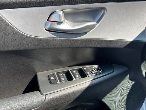 Used 2023 Kia Forte LXS FWD image 16