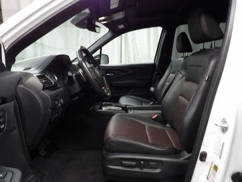 Used 2023 Honda Ridgeline Black Edition image 11