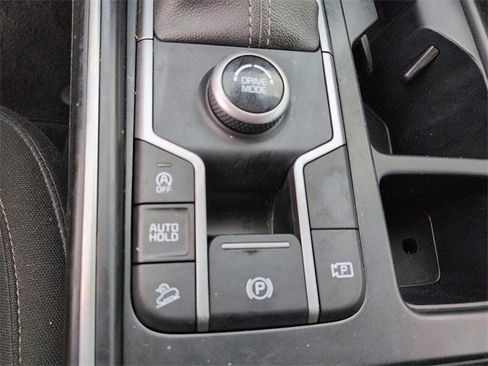 Used 2024 Kia Sorento LX image 24