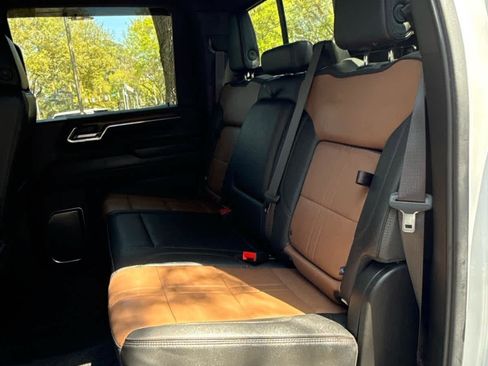 Used 2024 Chevrolet Silverado 2500 High Country w/ High Country Premium Package image 11