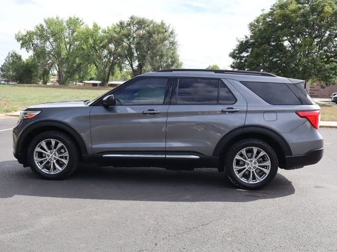 Used 2021 Ford Explorer XLT w/ Equipment Group 202A AWD/4WD image 9