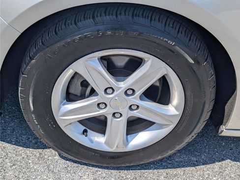 Used 2020 Chevrolet Malibu LS FWD image 10