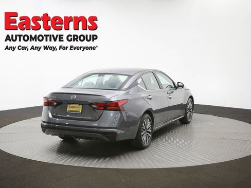 Used 2025 Nissan Altima 2.5 SV FWD image 39