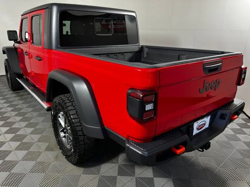Used 2025 Jeep Gladiator Mojave w/ Convenience Group AWD/4WD image 7