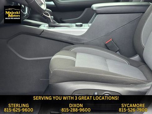 Used 2025 Chevrolet Blazer LT image 4