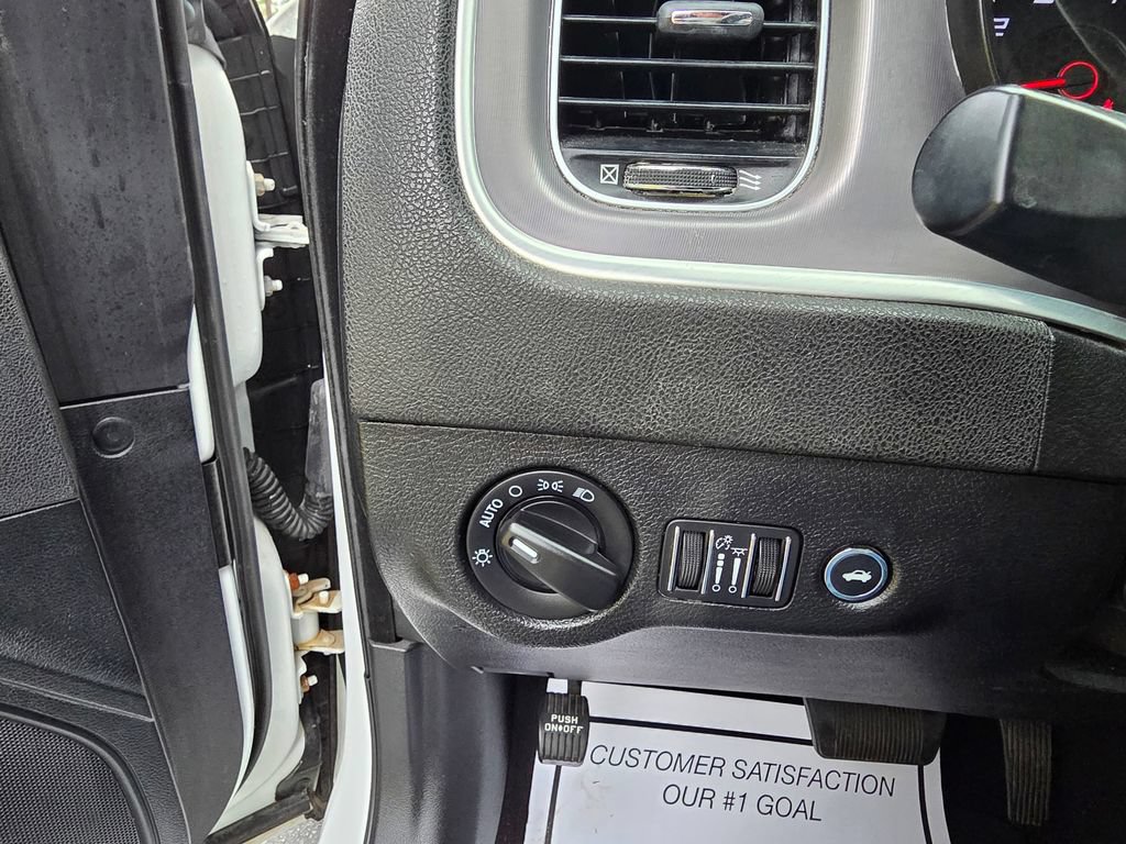 Used 2022 Dodge Charger SXT RWD image 33