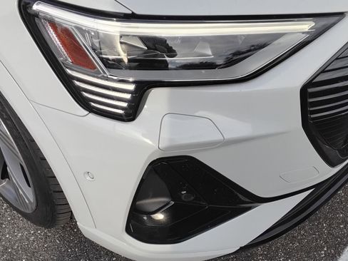 Used 2023 Audi e-tron Prestige w/ Prestige Package image 8