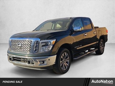 Used 2019 Nissan Titan SL image 1
