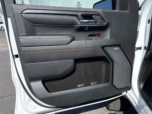 Used 2024 GMC Sierra 1500 AT4 w/ Technology Package image 8