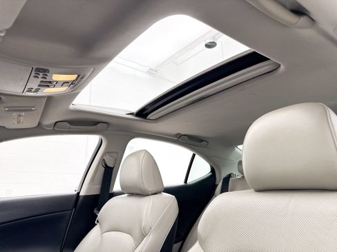 Used 2012 Lexus IS 250 w/ Premium Pkg Value Edition RWD image 6