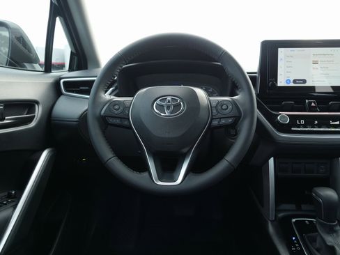 Used 2024 Toyota Corolla Cross LE image 18