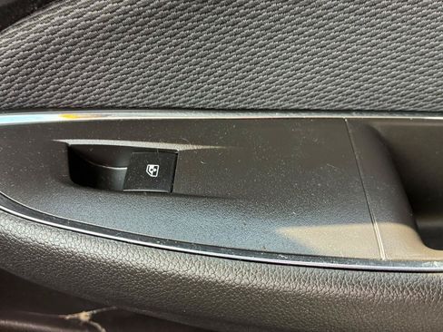 Used 2017 Chevrolet Cruze LT w/ Convenience Package FWD image 16