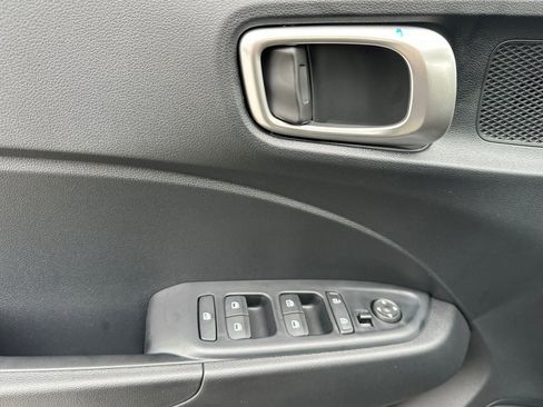 New 2025 Hyundai Venue SEL image 11