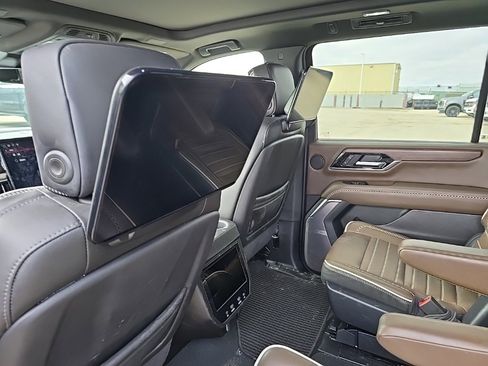 Used 2025 GMC Yukon XL Denali Ultimate image 15