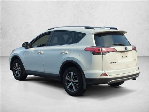 Used 2018 Toyota RAV4 XLE FWD image 7