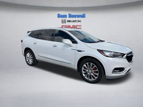 Used 2020 Buick Enclave Essence w/ Sound and Sites Package FWD image 2