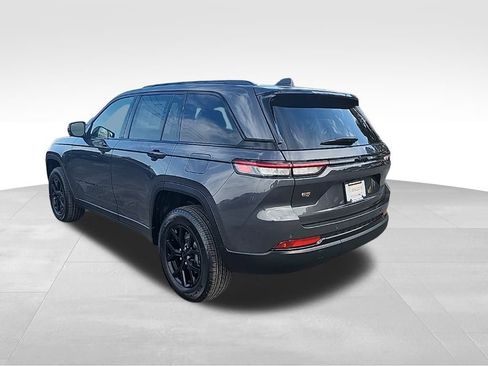 New 2025 Jeep Grand Cherokee Altitude image 16