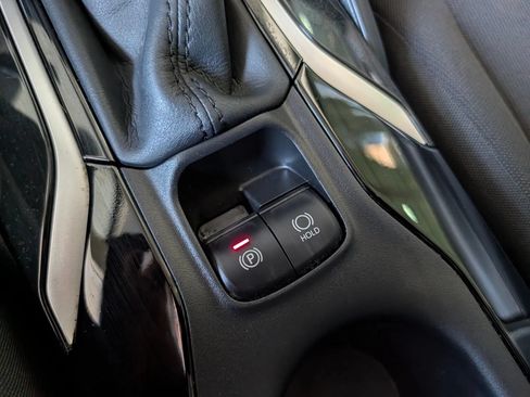 Used 2020 Toyota Corolla LE FWD image 39