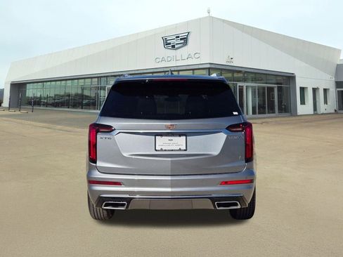 New 2025 Cadillac XT6 Luxury image 5