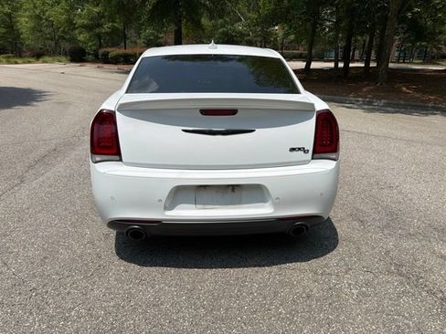 Certified 2023 Chrysler 300 C RWD image 5
