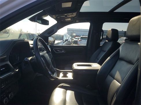 Used 2021 Chevrolet Suburban LT image 18
