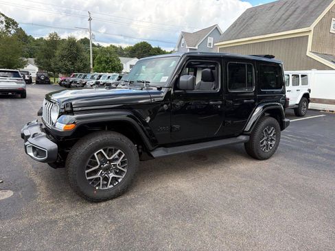 New 2026 Jeep Wrangler Unlimited Sahara AWD/4WD image 4