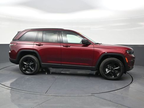 Used 2025 Jeep Grand Cherokee Limited w/ Black Appearance Package RWD image 6