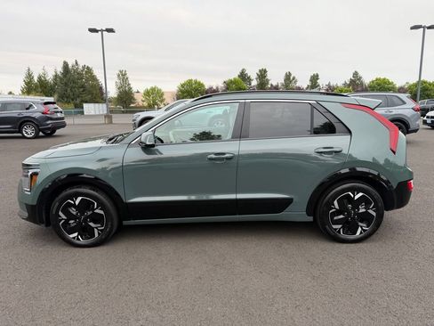 Used 2023 Kia Niro Wind w/ Wind Preserve Package FWD image 5