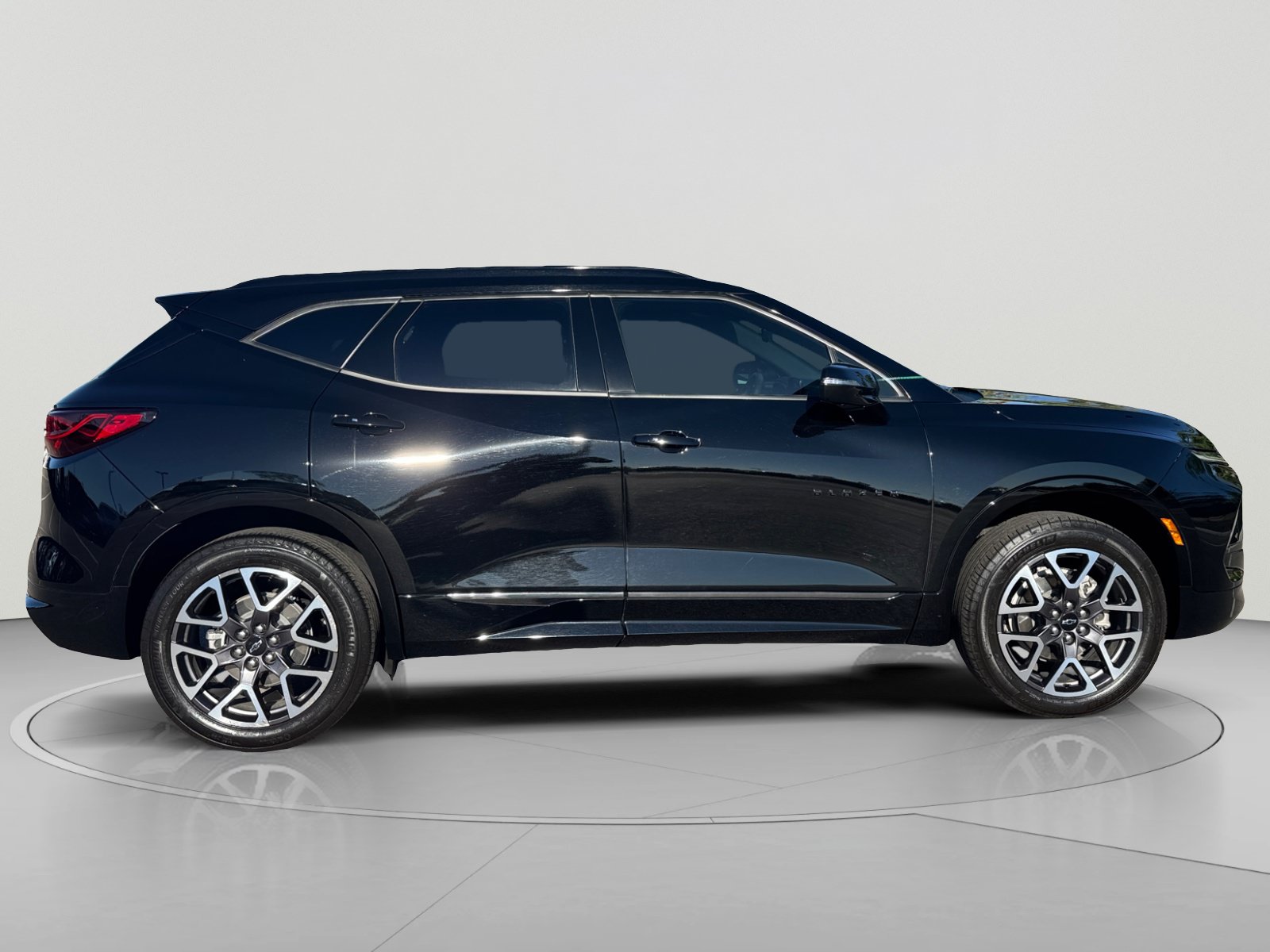 Used 2024 Chevrolet Blazer RS w/ Driver Confidence II Package FWD image 6
