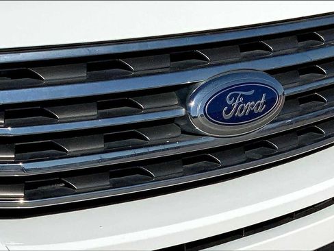 Used 2021 Ford Expedition XLT image 29