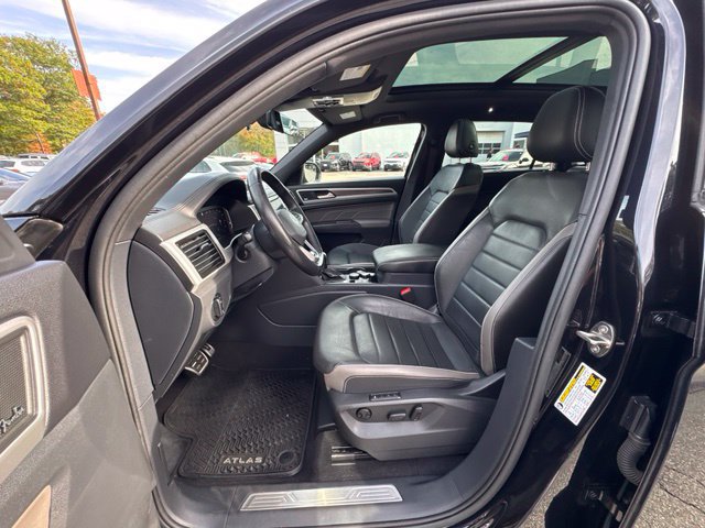 Used 2023 Volkswagen Atlas Cross Sport SEL Premium R-Line AWD/4WD image 32