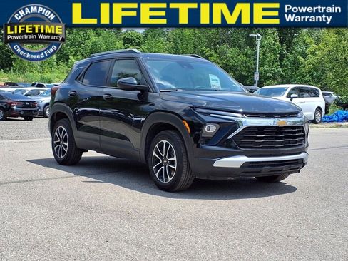 Certified 2025 Chevrolet TrailBlazer LT image 2