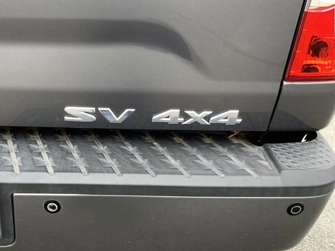 Used 2019 Nissan Titan SV w/ SV Convenience Package image 11