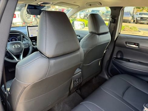 Used 2026 Toyota Corolla Cross XLE FWD image 27