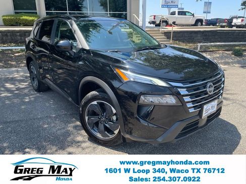 Used 2025 Nissan Rogue SV FWD image 1