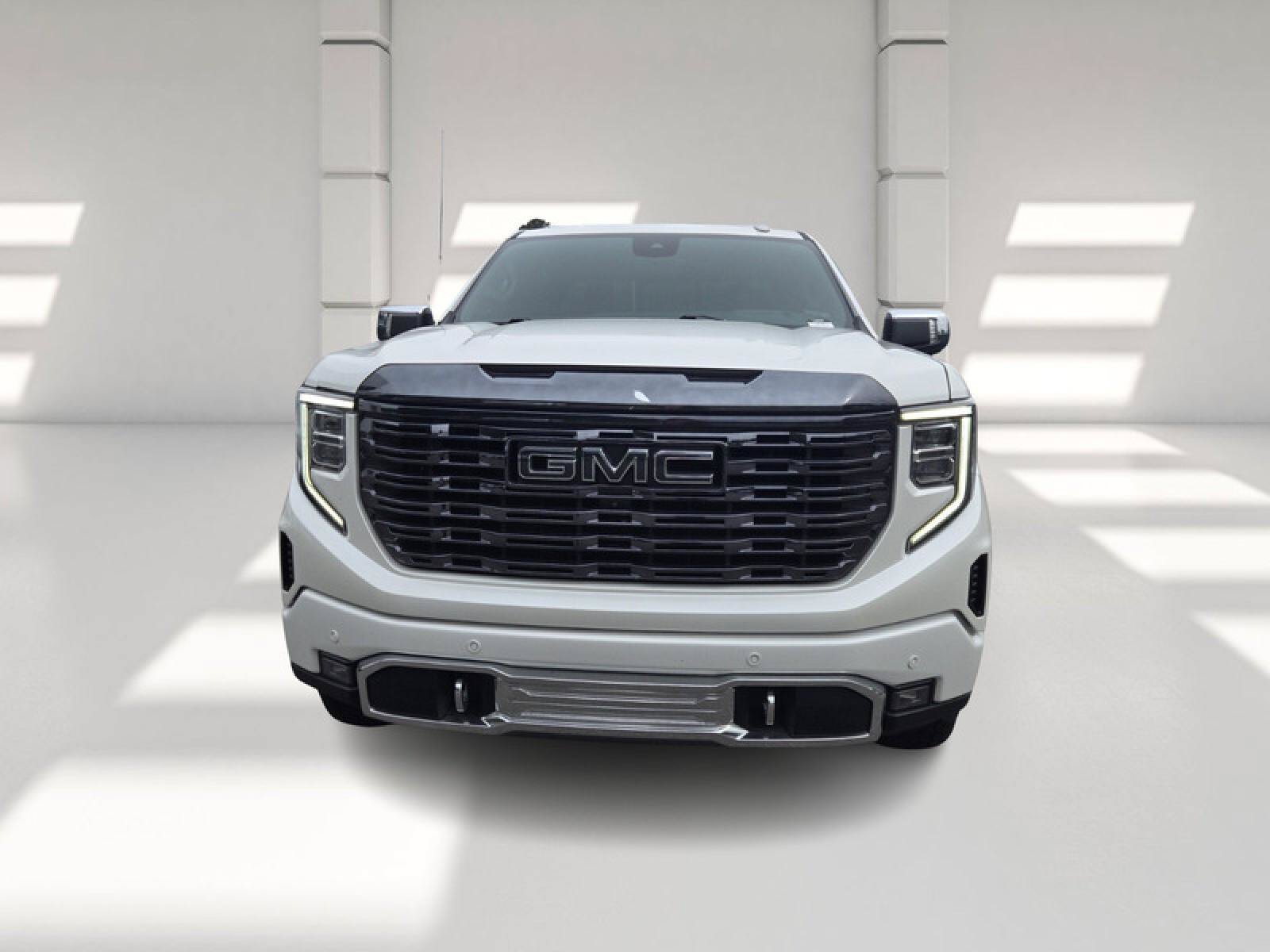 Used 2023 GMC Sierra 1500 Denali Ultimate AWD/4WD image 2