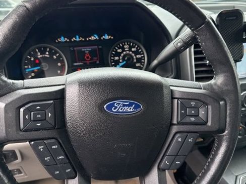 Used 2017 Ford F150 XLT w/ Equipment Group 302A Luxury image 9
