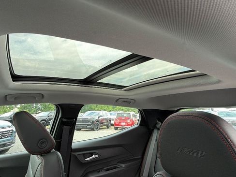 New 2027 Chevrolet Bolt RS w/ Technology Package FWD image 15
