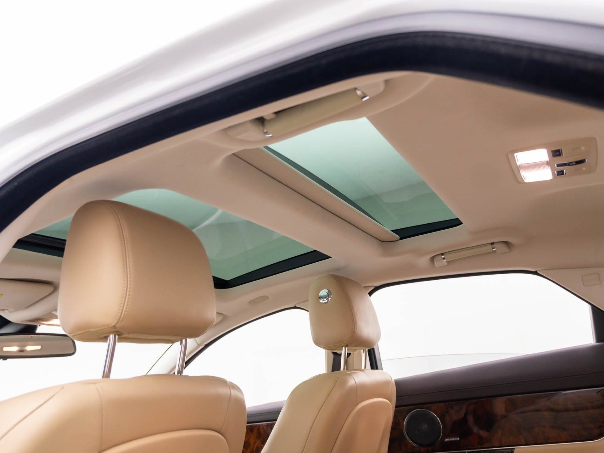 Used 2015 Jaguar XJ AWD image 18